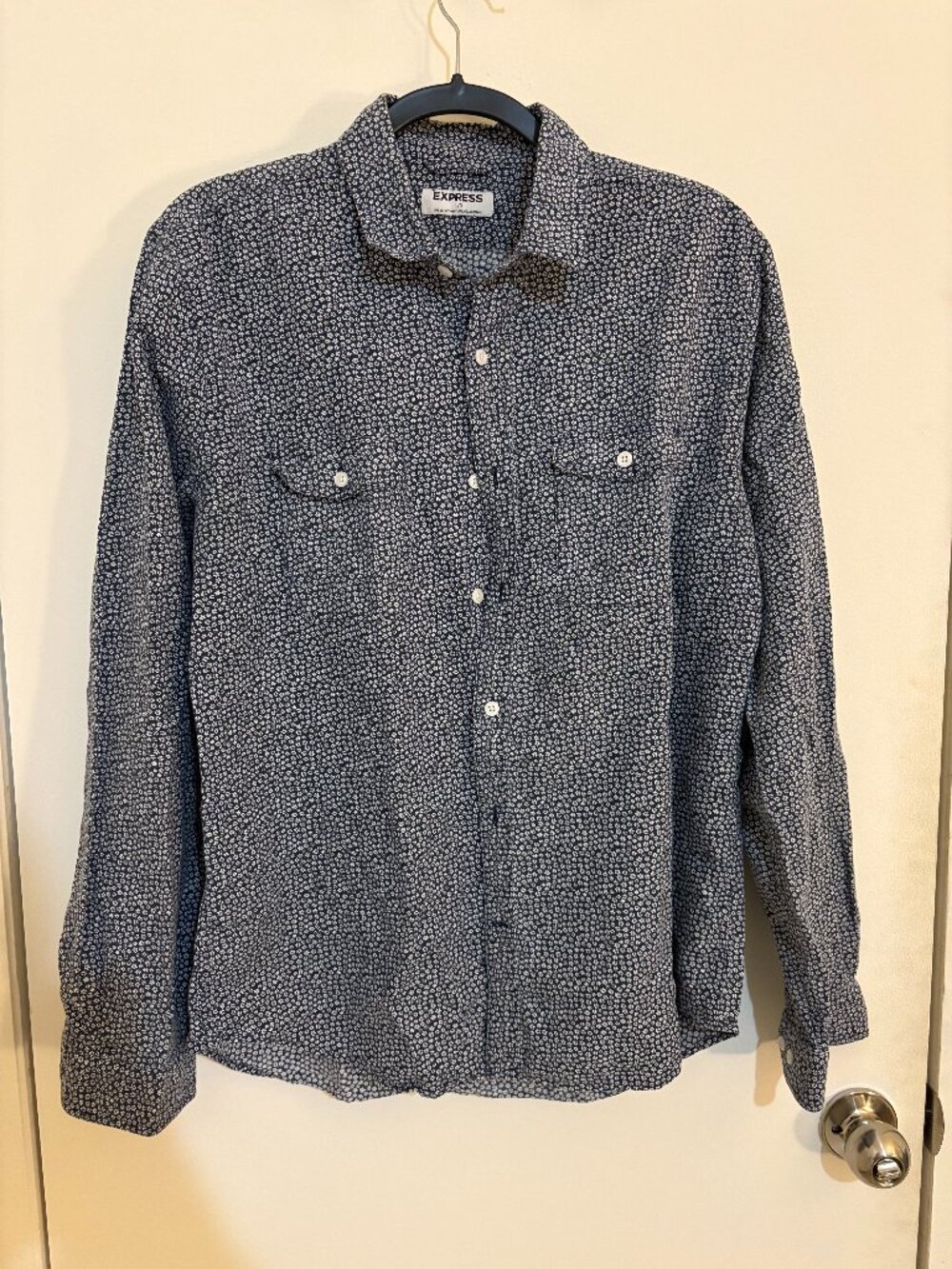 Express Navy Floral Poplin Button-Down Shirt Size L/G Lightweight